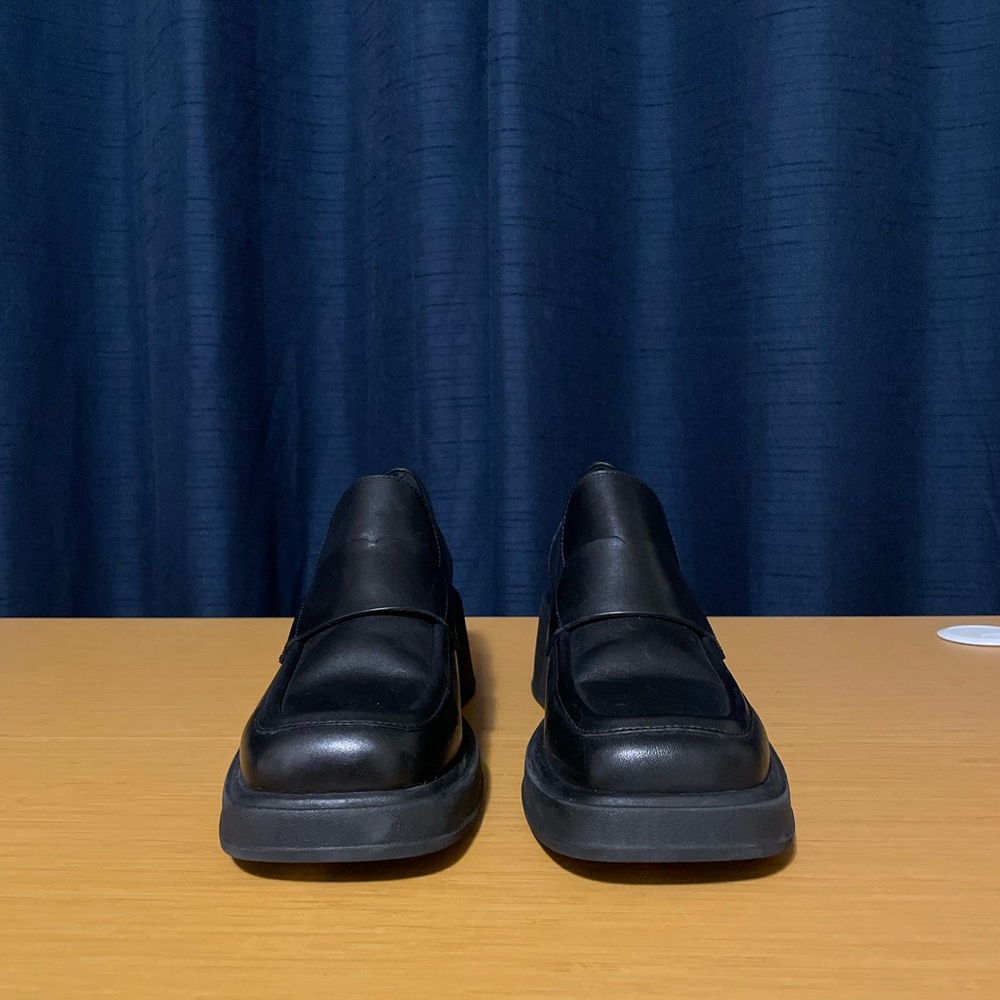 Vagabond Black Dorah Leather Heeled Loafers - Picture 5 of 10